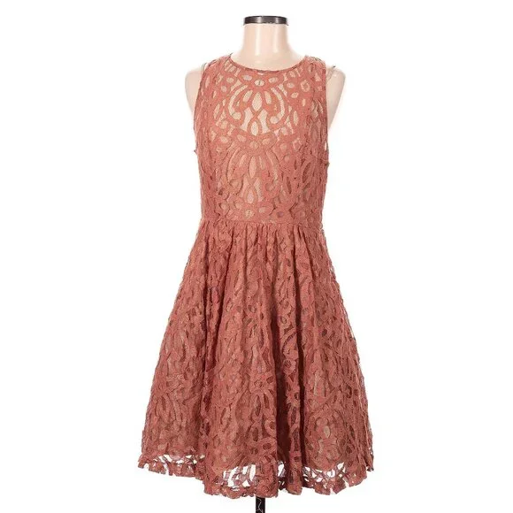 ELENA GILBERT THE VAMPIRE DIARIES Mariposa Lace Dress EUC RARE - Picture 2 of 3